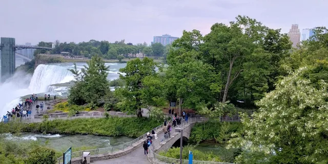 Niagara Falls Private Guided Tour with Trolley Ride - Image 5