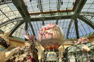 Las Vegas Strip Walking Tour with Local Guide thumbnail 5