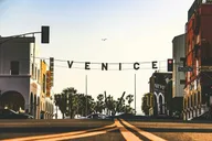 Los Angeles Chauffeured City Tour thumbnail 4