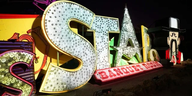 Las Vegas Helicopter Night Tour with Neon Museum - Image 5