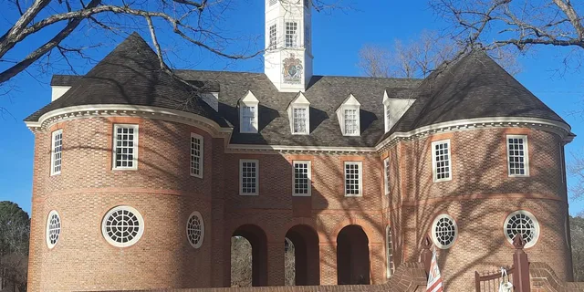 Williamsburg Historical Walking Tour - Image 1