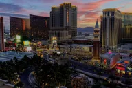 Las Vegas Downtown Walking Tour thumbnail 4