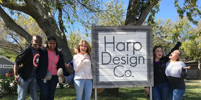 Waco Fixer Upper Homes and City Tour - Image 2
