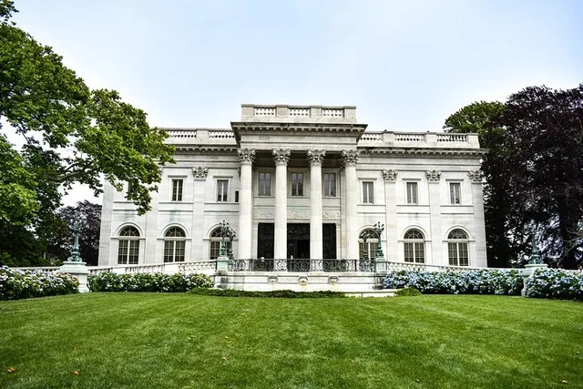 Newport Mansion and Downtown Tour - Image 3
