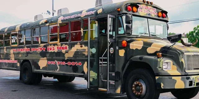 Pigeon Forge Comedy Sightseeing Bus Tour - Image 2