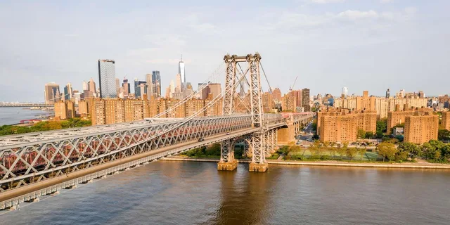 New York City Contrasts Tour - Image 1