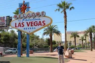 Las Vegas Walking Tour with Photos and Champagne thumbnail 4
