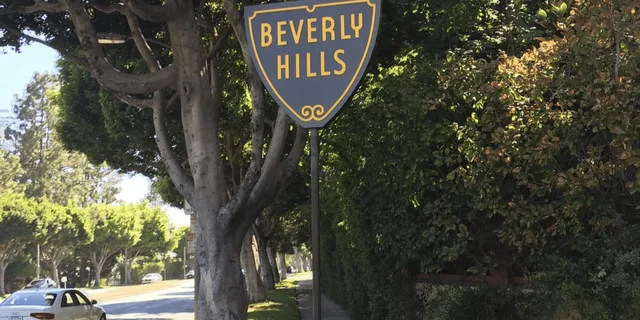 Los Angeles Hollywood Celebrity Homes Open-Air Bus Tour - Image 5