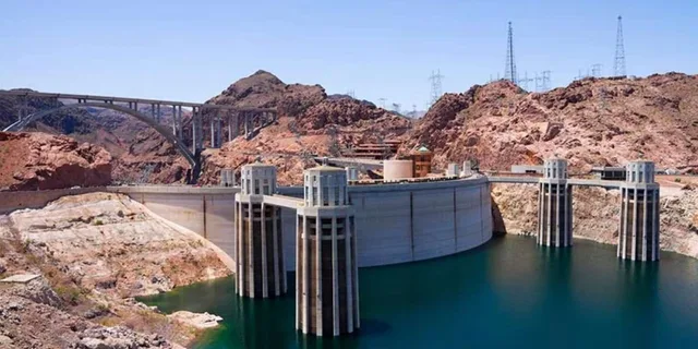 Las Vegas Hoover Dam and Valley of Fire Tour - Image 3