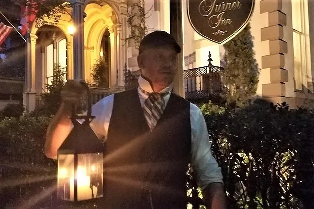Savannah Ghost Walking Tour by Candlelight - Image 2