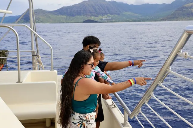Waianae Dolphin Watch and Snorkel Sail with Lunch - Image 5