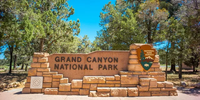 Las Vegas Grand Canyon South Rim Private Tour - Image 3