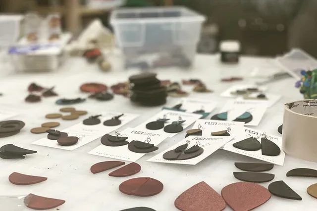 Kansas City Jewelry Making and Wine Tasting - Image 5