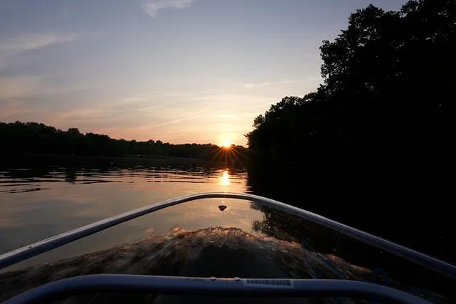 Old Hickory Lake Clear Kayak Tour - Image 4