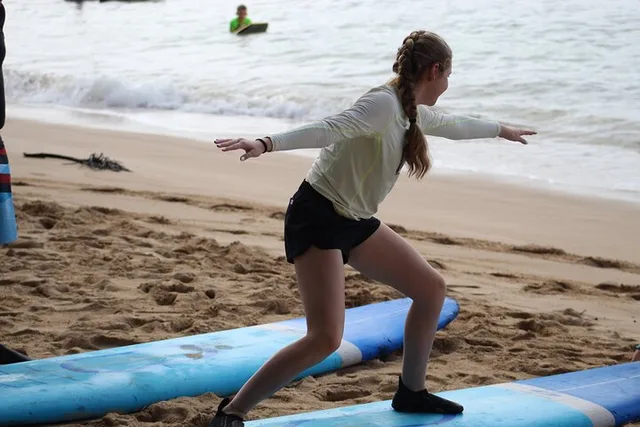 Honolulu Surf Lessons - Image 3