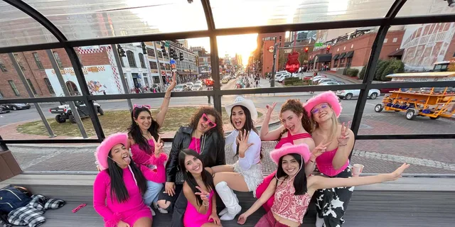Nashville Roofless Party Bus Tour - Image 6