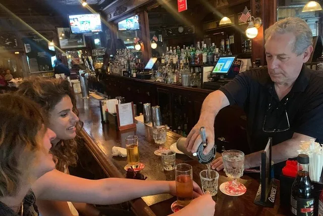 New York City Speakeasy Drinks and Ball Drop Tour - Image 6