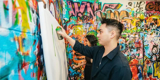 Brooklyn Graffiti Workshop with Local Artist 1 hr - Image 2