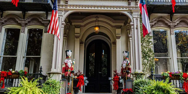 Savannah Christmas Walking Tour - Image 6