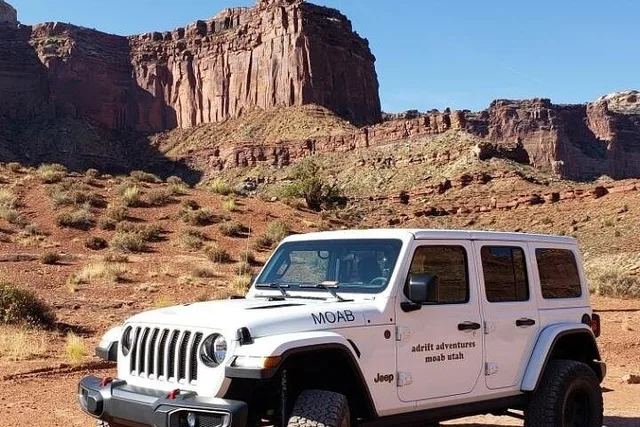 Moab Arches & Canyonlands Backcountry 4X4 Jeep Tour - Image 2