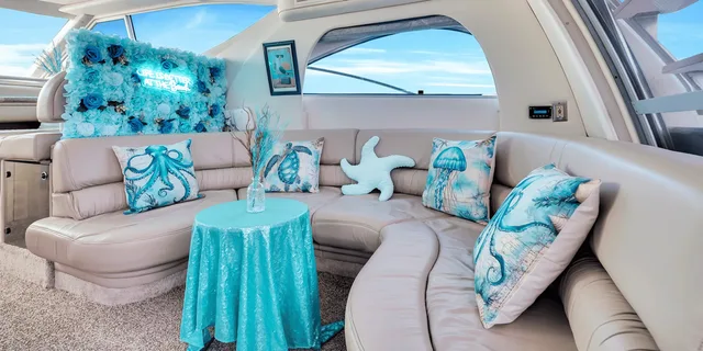 Miami Yacht Rental with Jet Skis 3-4 hr - Image 6
