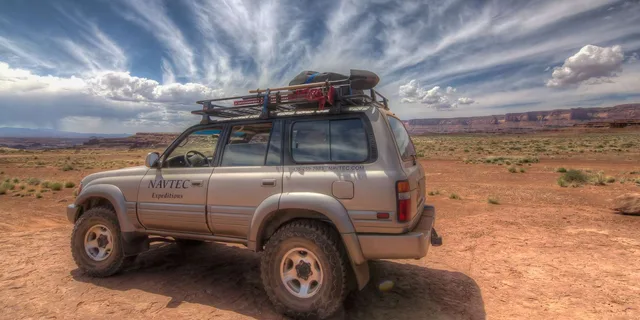 Moab 4x4 Canyonlands and Arches Tour - Image 3