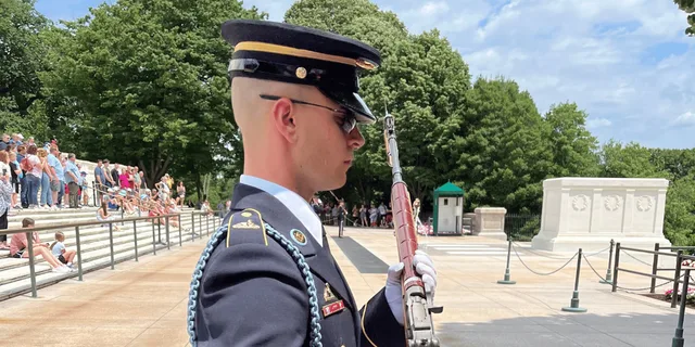 Arlington Cemetery Kennedy Memorials Tour - Image 2