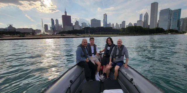 Chicago Lake Michigan Boat Tour - Image 4