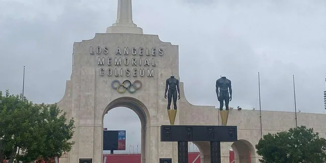 Los Angeles Sightseeing Tour from LAX - Image 4