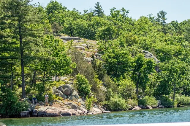 St Lawrence River Glass Bottom Boat Tour to Rock Island Lighthouse - Image 6