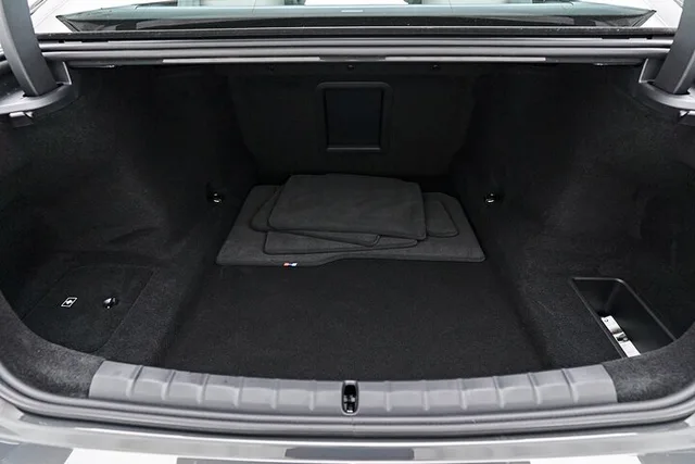 New York Private Sedan Transfer from JFK to Manhattan - Image 5