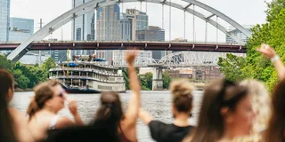 Nashville Pontoon Party Cruise with Captain 2 hr