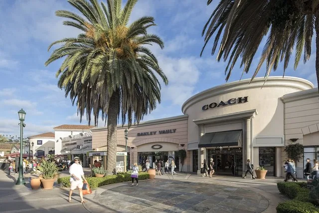 San Diego Shopping Tour to Carlsbad Outlets - Image 1