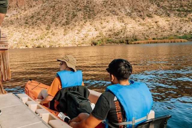 Canyon Lake Paddle Boarding and Kayaking Tour - Image 4