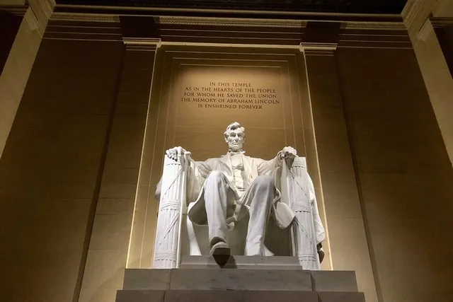 Washington DC Night Tour - Image 2