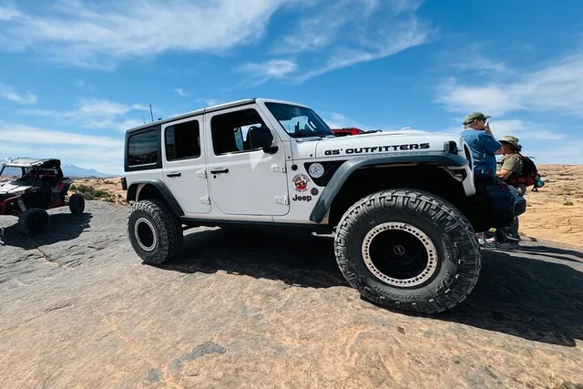 Moab 4x4 Jeep Experience - Image 6