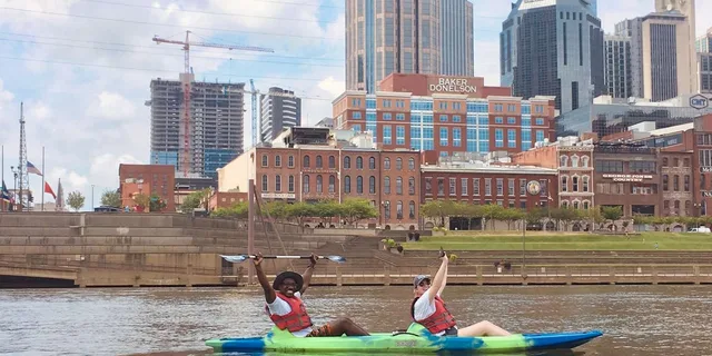 Nashville Downtown Kayak Rental - Image 6