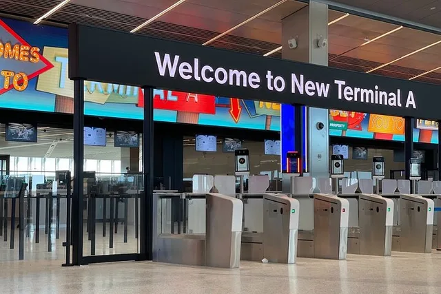 New York Airport Transfer to Times Square - Image 3