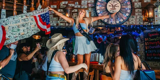 Nashville Bar Crawl with Drinks Discounts 3.5 hr - Image 2