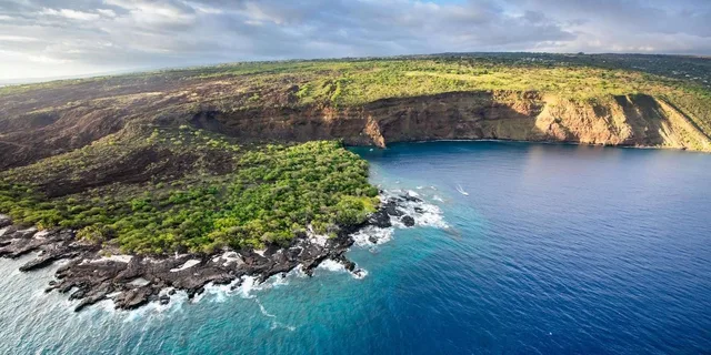 Kailua-Kona Coastal Helicopter Tour Doors On/Off 45 Min - Image 3