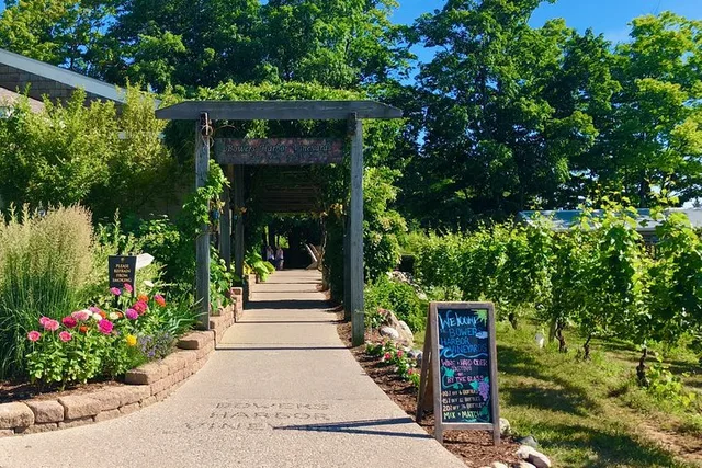 Traverse City Private Wine Tour - Image 5