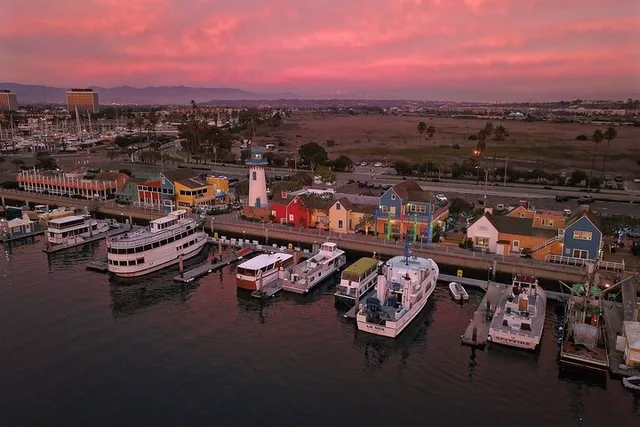 Marina del Rey Christmas Eve Buffet Dinner Cruise - Image 3