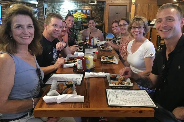 Savannah Food, Pub Crawl, and History Walking Tour - Image 5