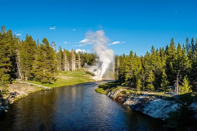 Yellowstone Audio Walking Tour to Grand Prismatic Overlook - Image 4