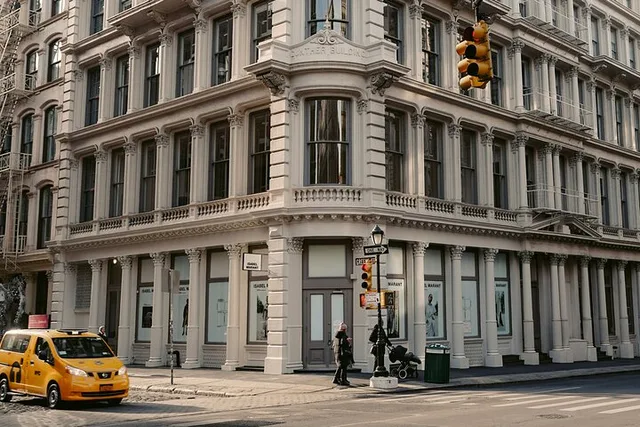 New York Smurfs Filming Locations Tour - Image 2