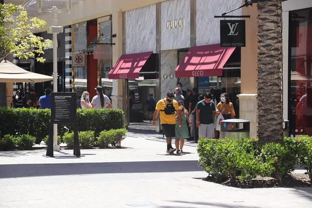 Jacksonville Shopping Tour to St. Augustine Outlets - Image 2