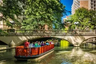 San Antonio Small Group Tour with Boat, Tower, and Alamo thumbnail 1