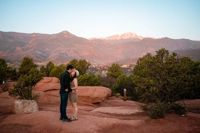 Colorado Springs Photoshoot Garden of the Gods 1 hr - Image 1