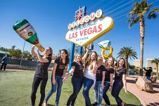 Las Vegas Strip Limo Tour with Photographer