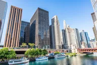 Chicago Architecture Tour with Train Experience thumbnail 2